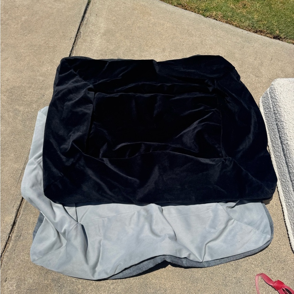 Barney Bed Medium Size - Picture 2 of 2